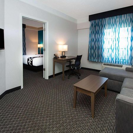 La Quinta By Wyndham Tampa Brandon Regency Park Hotel Exterior photo