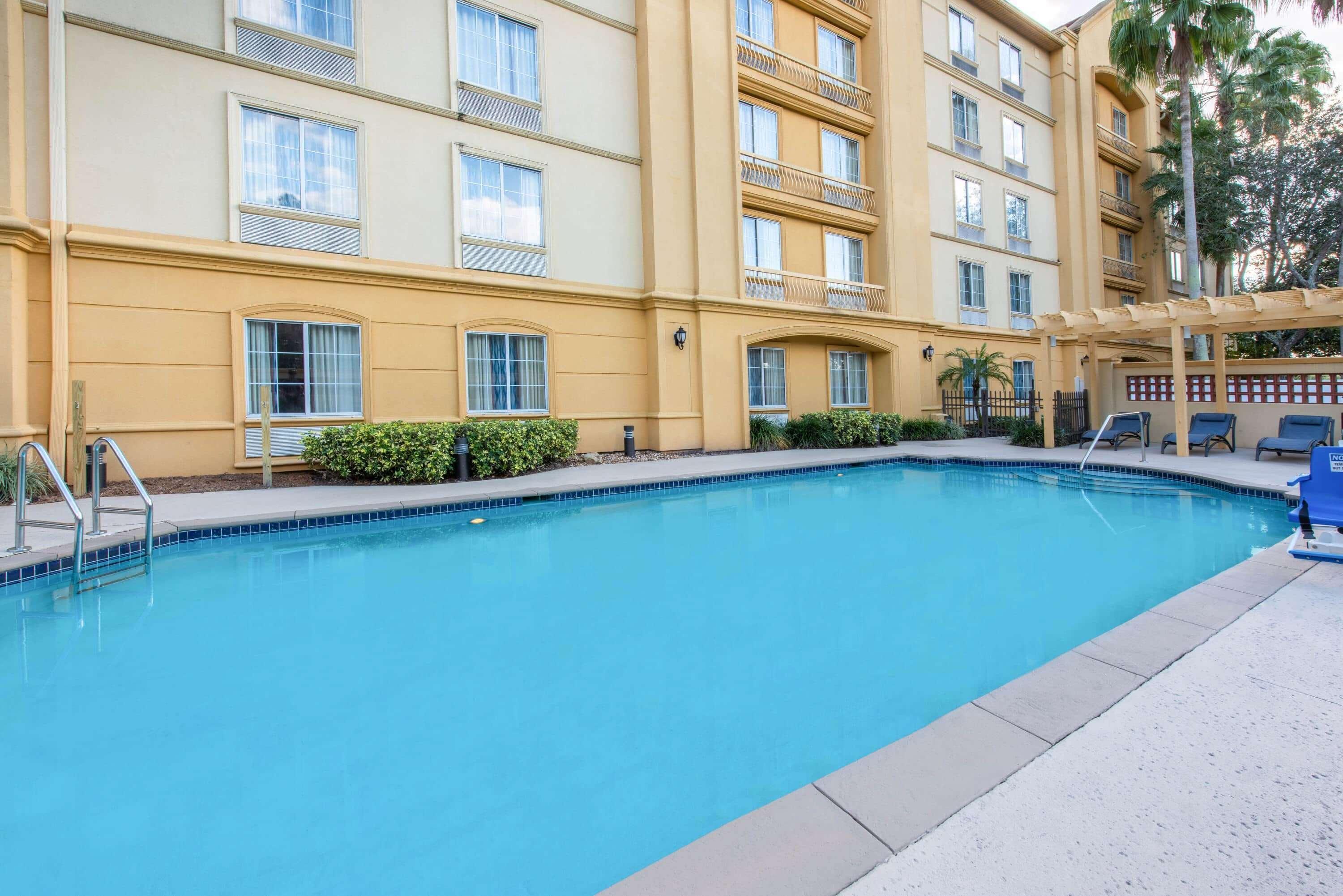 La Quinta By Wyndham Tampa Brandon Regency Park Hotel Exterior photo