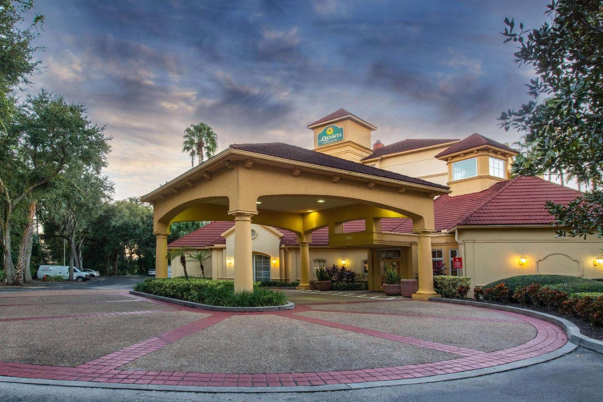 La Quinta By Wyndham Tampa Brandon Regency Park Hotel Exterior photo